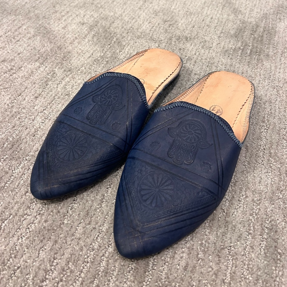 Moroccan leather hand madeTraditional slides